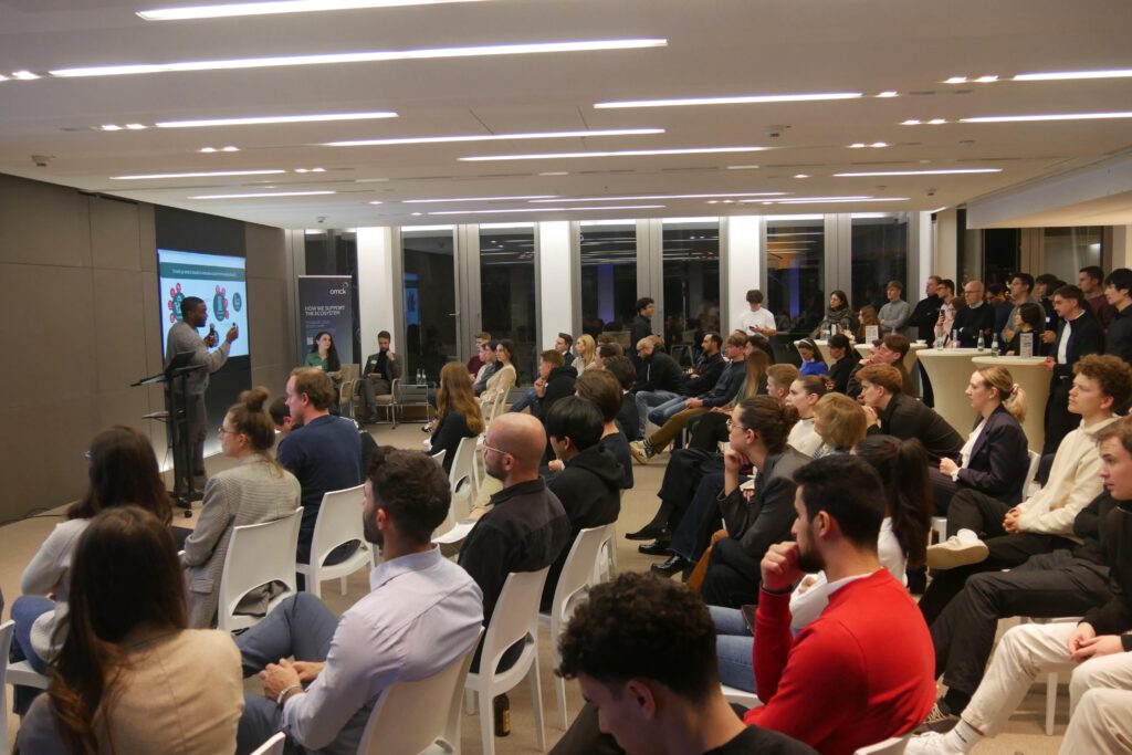 Übersicht des Saals beim Purple Pitch 2025 im NIO House Düsseldorf